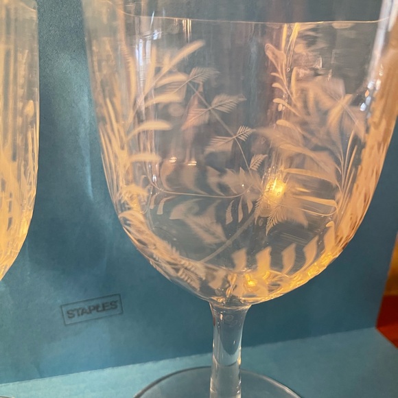 Lovely crystal etched wine glasses. - Picture 6 of 7